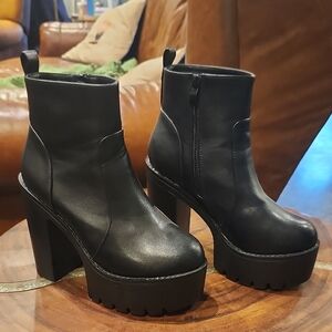Black Heeled Boots with Chunky Platform